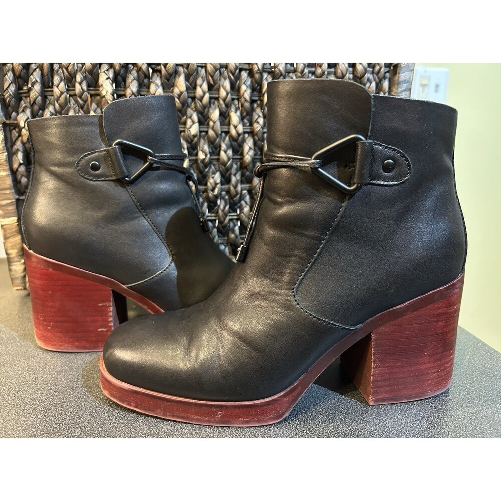 Korks Kork-Ease Mertle Black Leather Platform Ankle Boots Size 8.5 Chunky Gothic